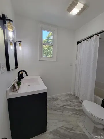 $164,500 | 1021 East Main Street, Staunton, IL 62088