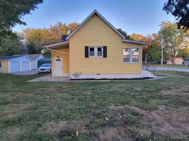 $164,500 | 1021 East Main Street, Staunton, IL 62088