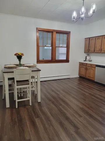 $164,500 | 1021 East Main Street, Staunton, IL 62088