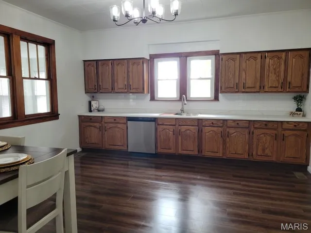 $164,500 | 1021 East Main Street, Staunton, IL 62088