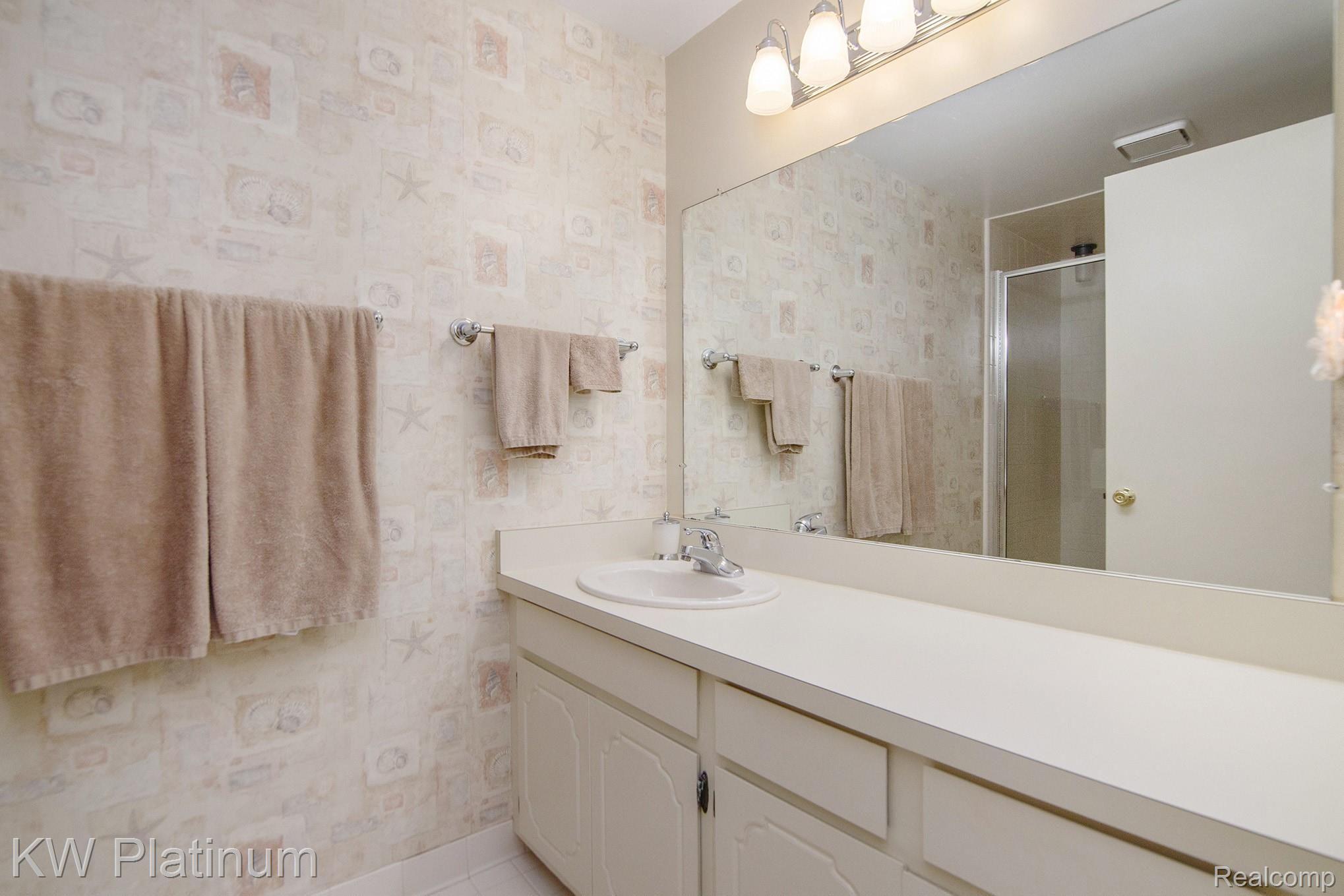 1054 Willow Grove Court Rochester, MI 48307 - Photo 17 of 30 BPG_8663.jpg