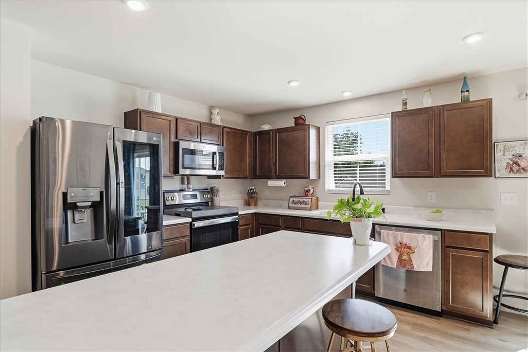 117 Alice Court Easley, SC 29642 - Photo 7 of 26 Culinary creations come to life in this kitchen, featuring stainless steel appliances and abundant cabinetry.