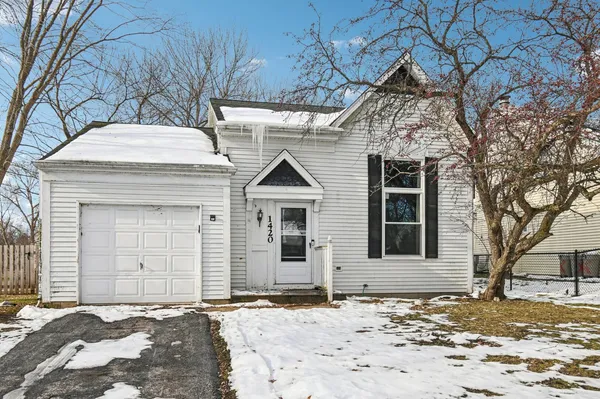 $305,000 | 1420 Greenridge Avenue, Algonquin, IL 60102