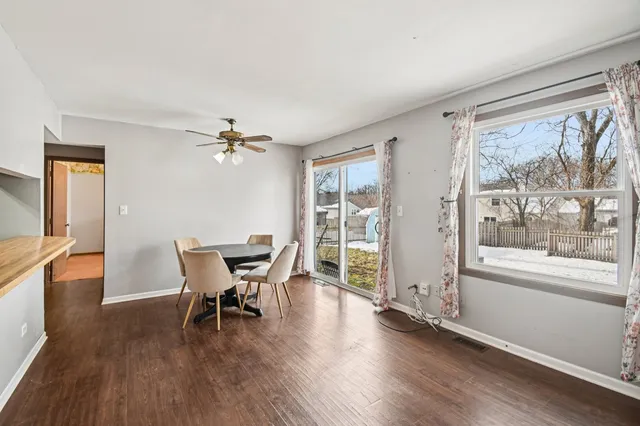 $295,000 | 1420 Greenridge Avenue, Algonquin, IL 60102