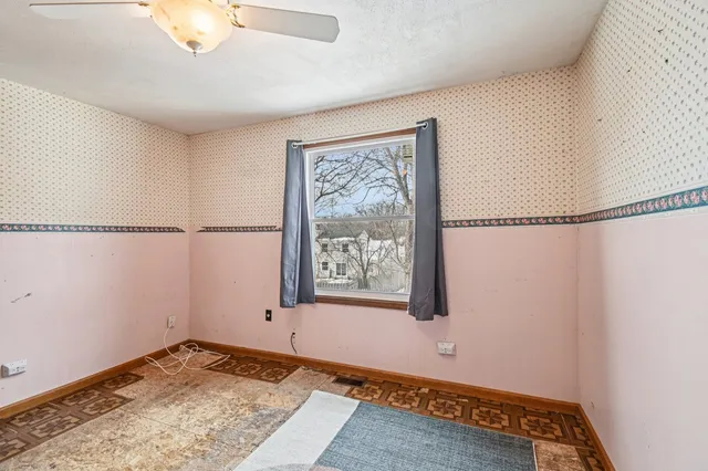 $295,000 | 1420 Greenridge Avenue, Algonquin, IL 60102