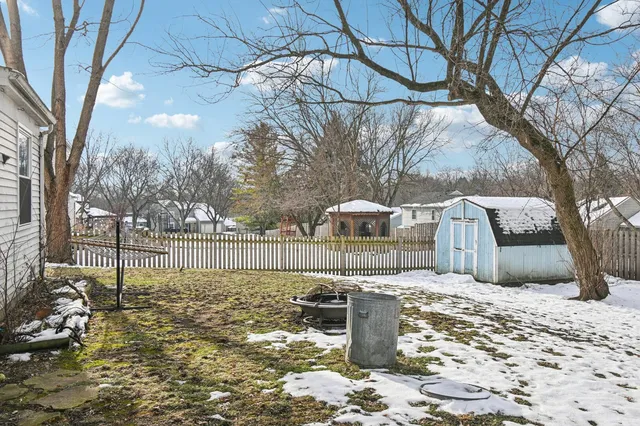 $295,000 | 1420 Greenridge Avenue, Algonquin, IL 60102