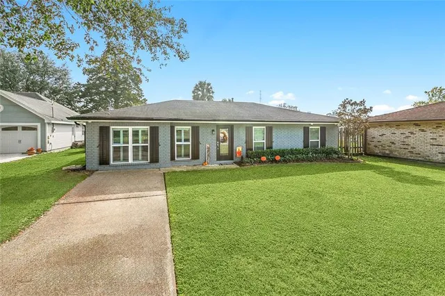 $379,000 | 303 Planters Canal Road, Belle Chasse, LA 70037