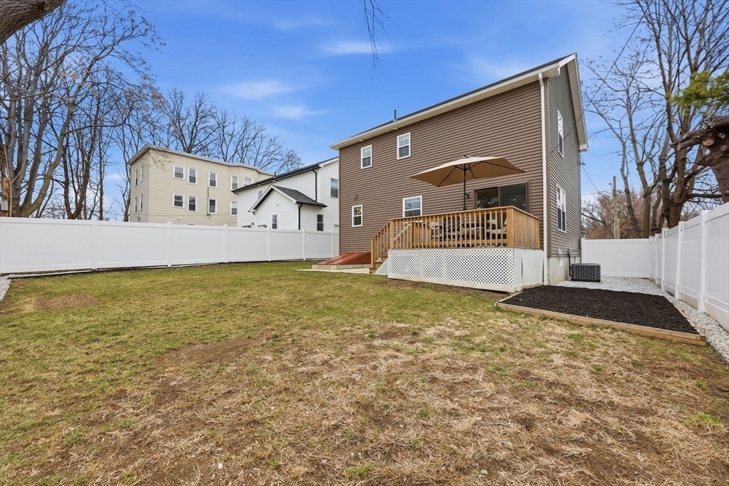 14 Crane Street Springfield, MA 01104 - Photo 29 of 32