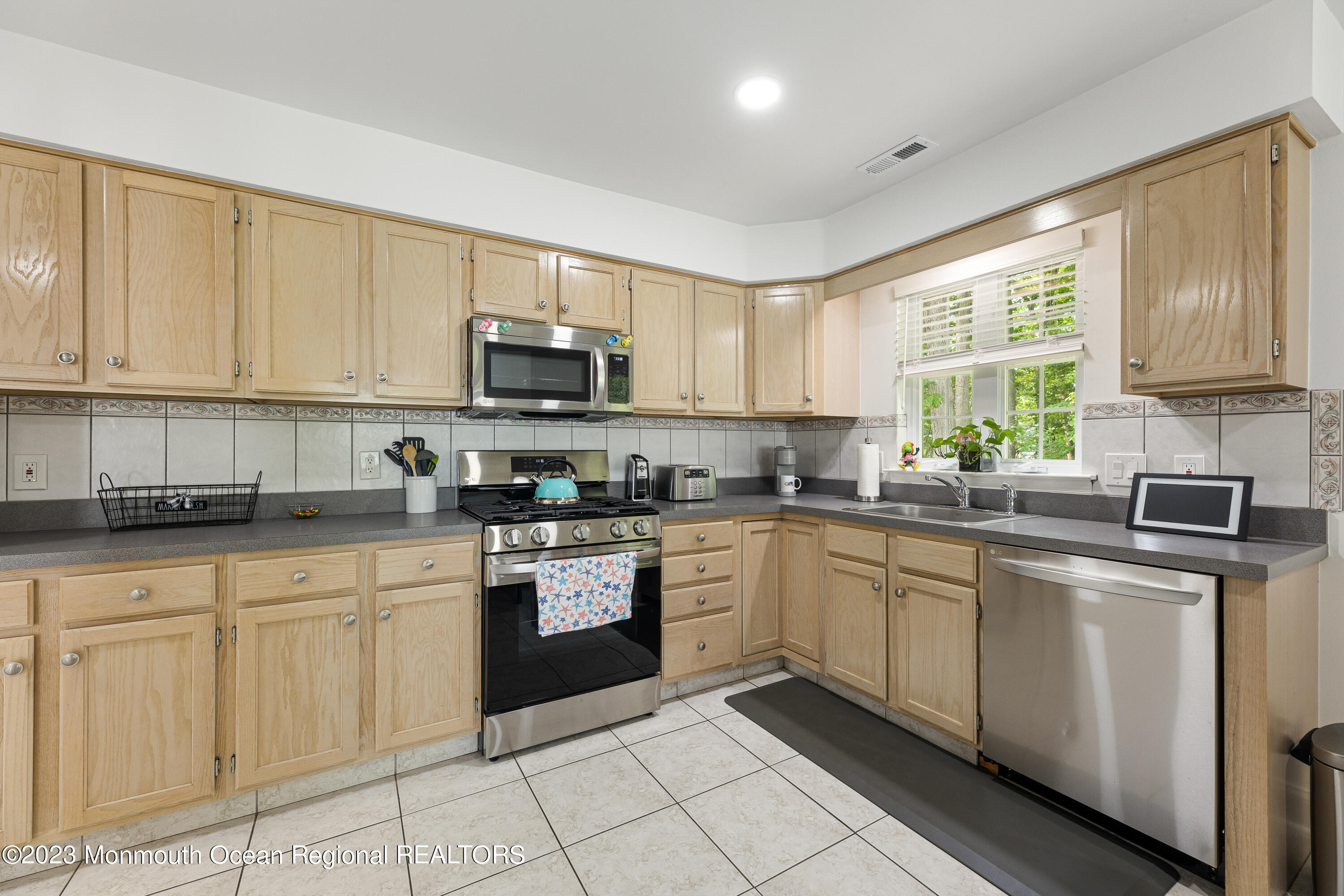 4 Clyde Square Jackson, NJ 08527 - Photo 15 of 27 4ClydeSq-13