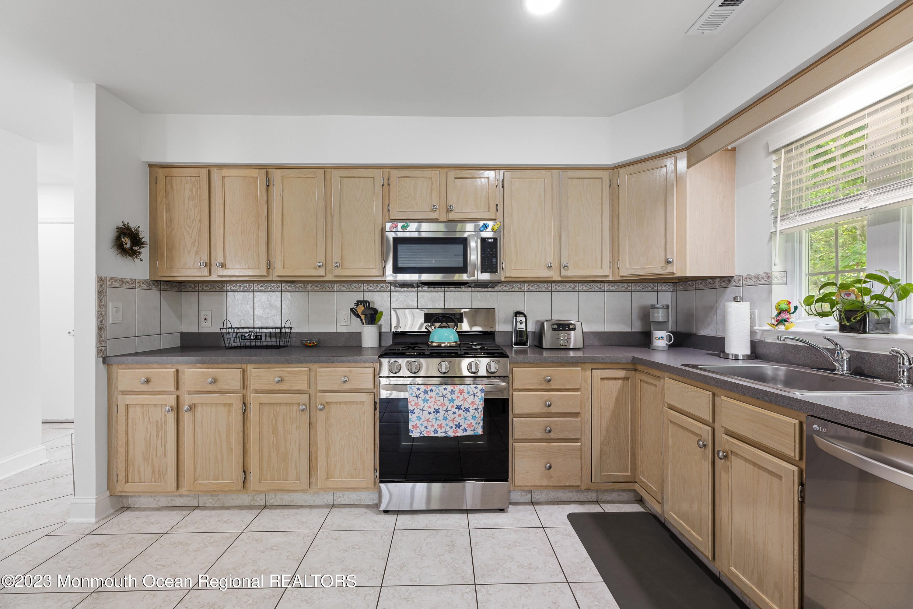 4 Clyde Square Jackson, NJ 08527 - Photo 16 of 27 4ClydeSq-15