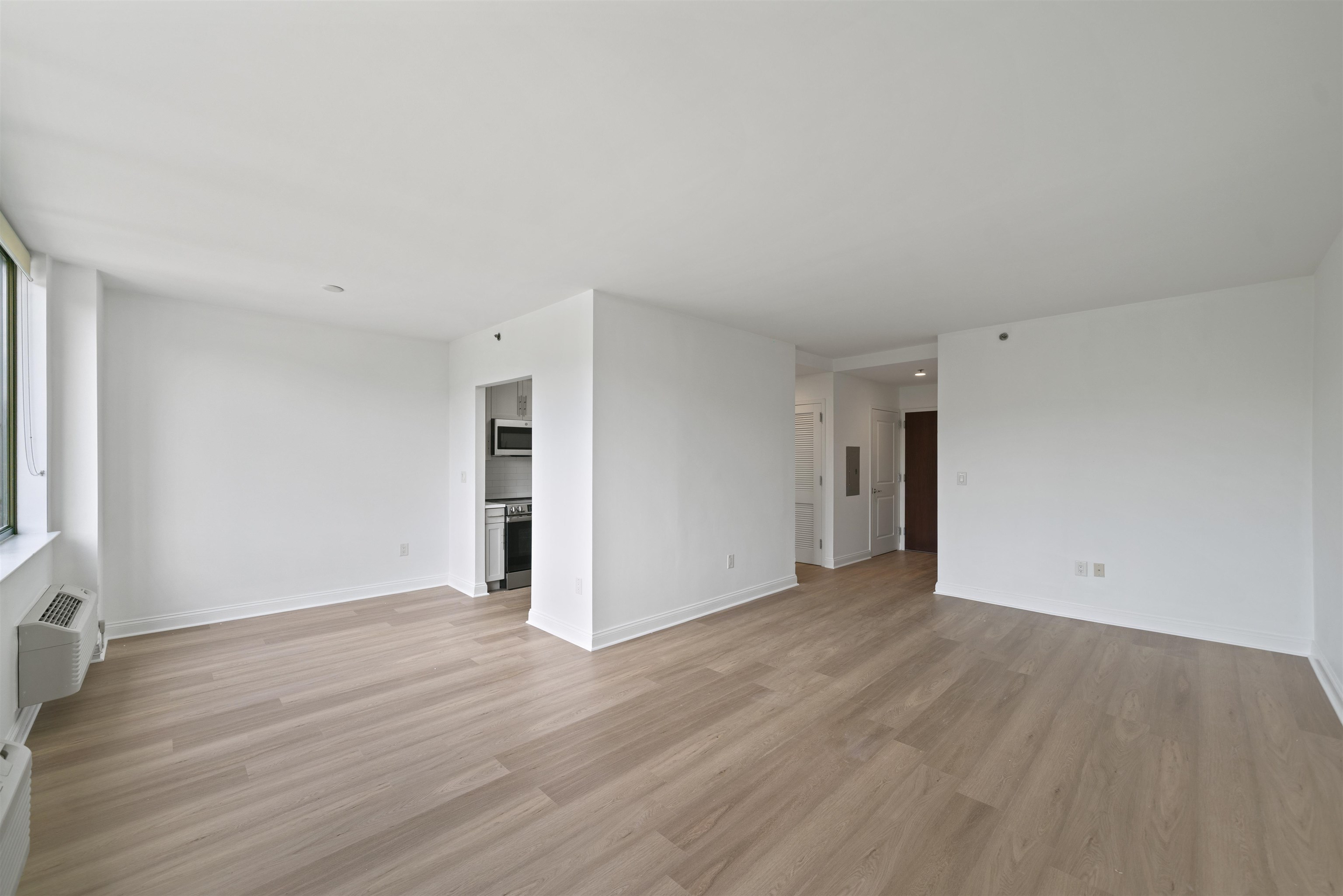 99 Gorge Road, Unit 711 Edgewater, NJ 07020 - Photo 3 of 16