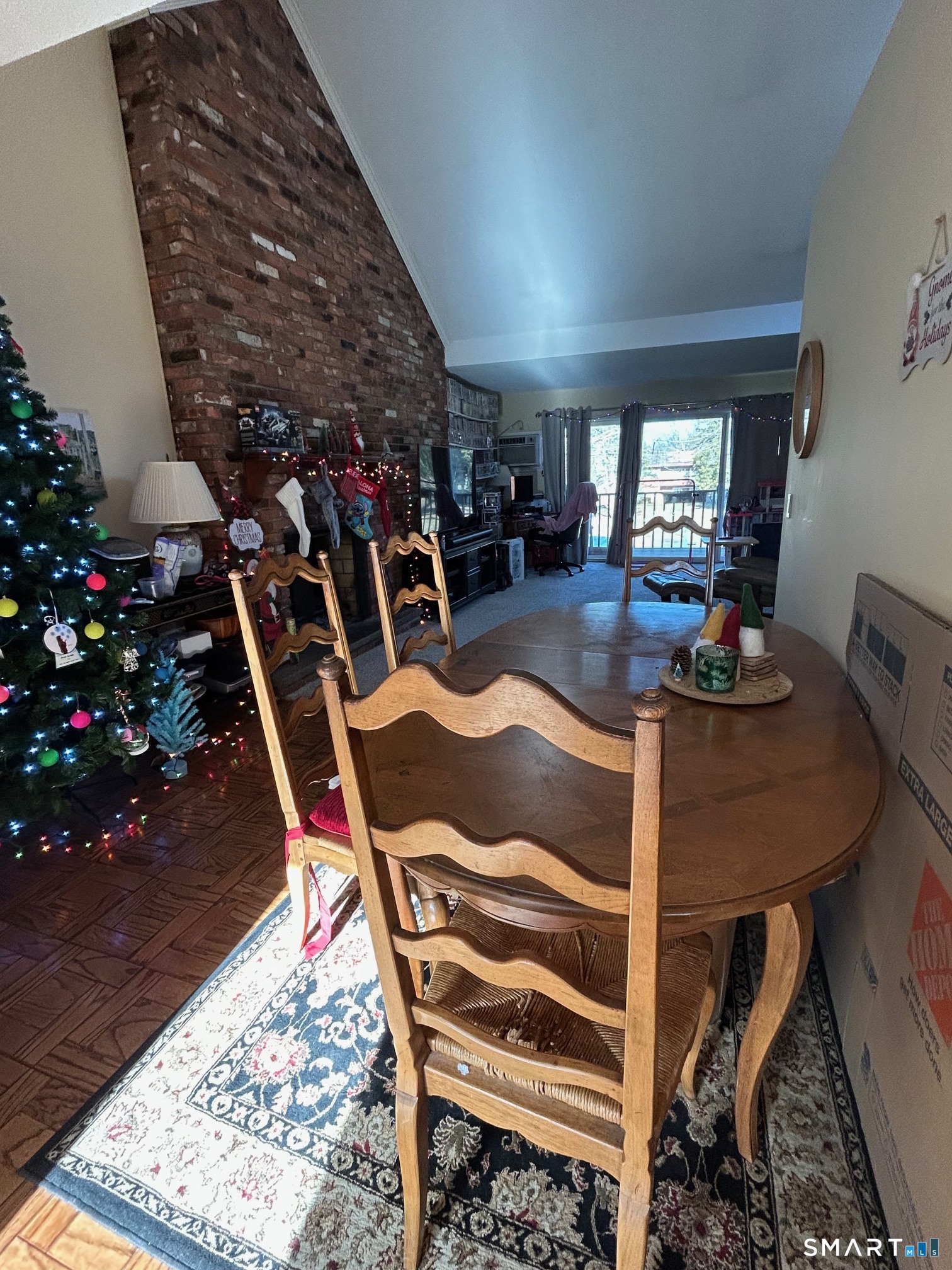 126 Sherman Hill Road, Unit B12 Woodbury, CT 06798 - Photo 16 of 27 a room with musical instruments