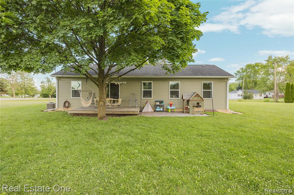 2479 Gibson Road Grand Blanc, MI 48439 - Photo 2 of 55