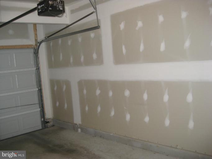 46 Ran Rue Drive Martinsburg, WV 25403 - Photo 14 of 30 garage