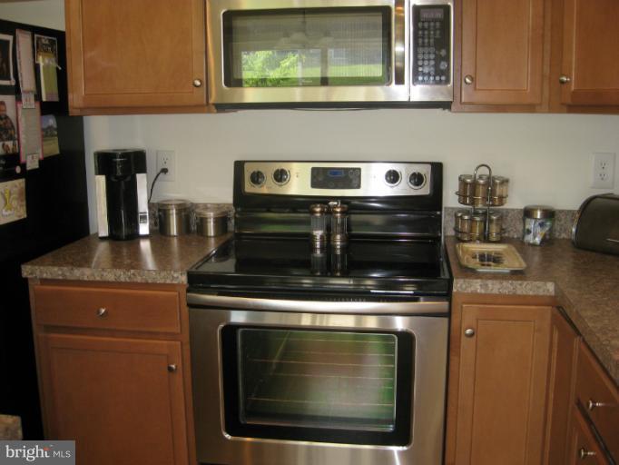 46 Ran Rue Drive Martinsburg, WV 25403 - Photo 3 of 30 Kitchen