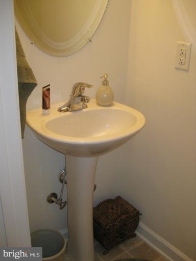 46 Ran Rue Drive Martinsburg, WV 25403 - Photo 7 of 30 Bath
