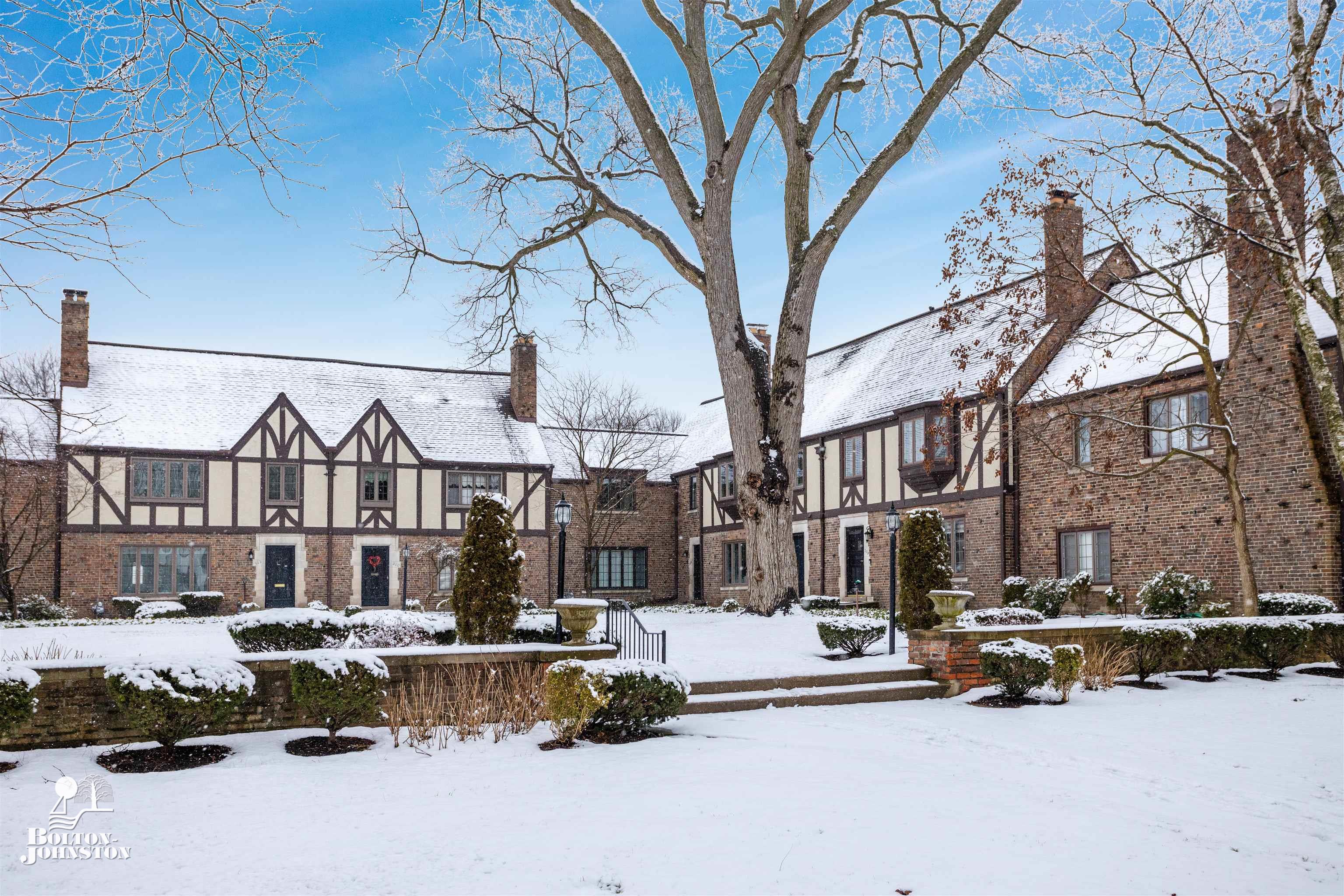 508 St Clair Avenue Grosse Pointe, MI 48230 - Photo 2 of 42 1.5 Blocks from Village