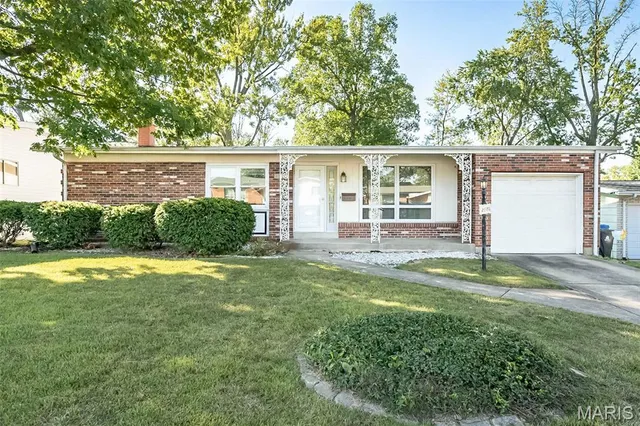 $180,000 | 2570 Guildford Drive, Florissant, MO 63033