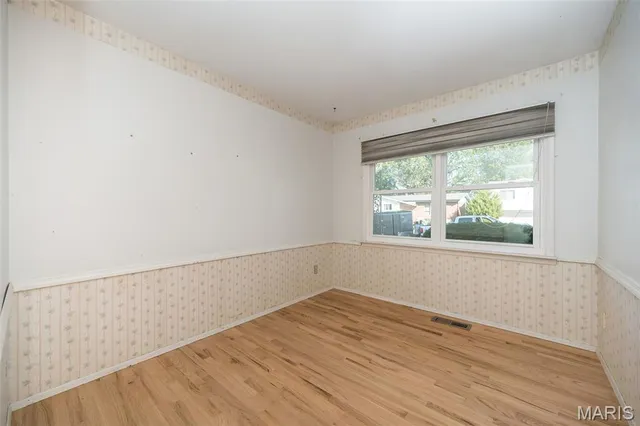 $180,000 | 2570 Guildford Drive, Florissant, MO 63033