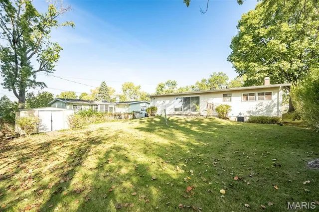 $180,000 | 2570 Guildford Drive, Florissant, MO 63033