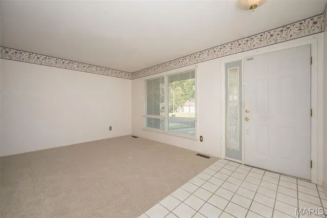 $180,000 | 2570 Guildford Drive, Florissant, MO 63033