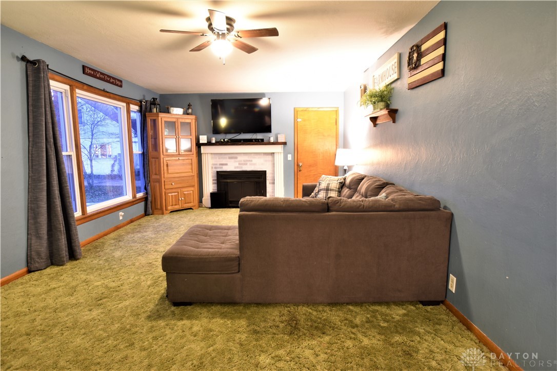 6443 Springfield Jamestown Road Springfield, OH 45502 - Photo 3 of 24