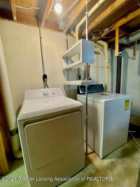 3948 Hunters Ridge Drive, Unit 4 Lansing, MI 48911 - Photo 20 of 23 Laundry