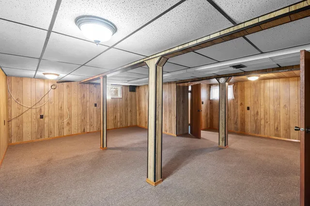 a view of utility room