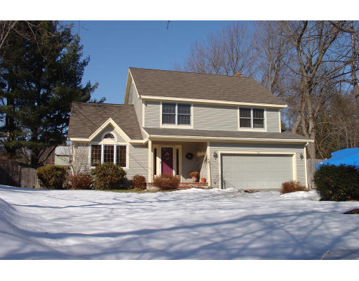 397 Linebrook Road Ipswich, MA 01938 - Photo 1 of 5 a front view of a house with a yard