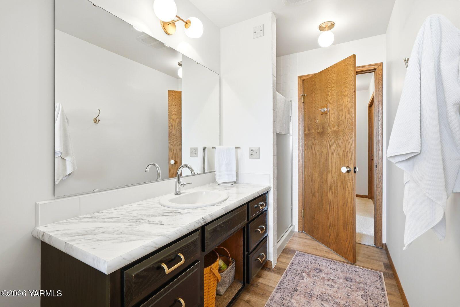 170732 Olsen Road Grandview, WA 98930 - Photo 29 of 58 27 Guest Bathroom