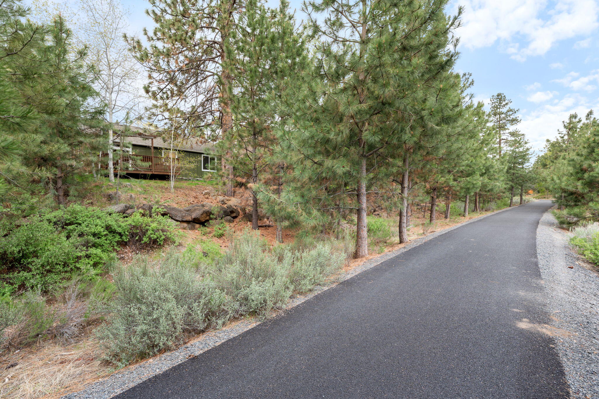 19452 Brookside Way Bend, OR 97702 - Photo 22 of 22 IMG_1818
