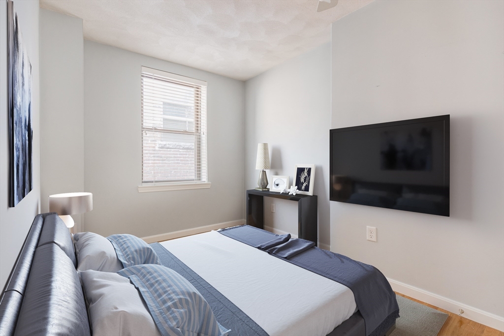 147-149 Richmond Street, Unit 5 Boston, MA 02113 - Photo 6 of 12