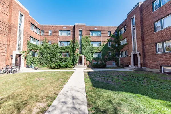 $1,200 | 227 Custer Avenue, Unit 2, Evanston, IL 60202