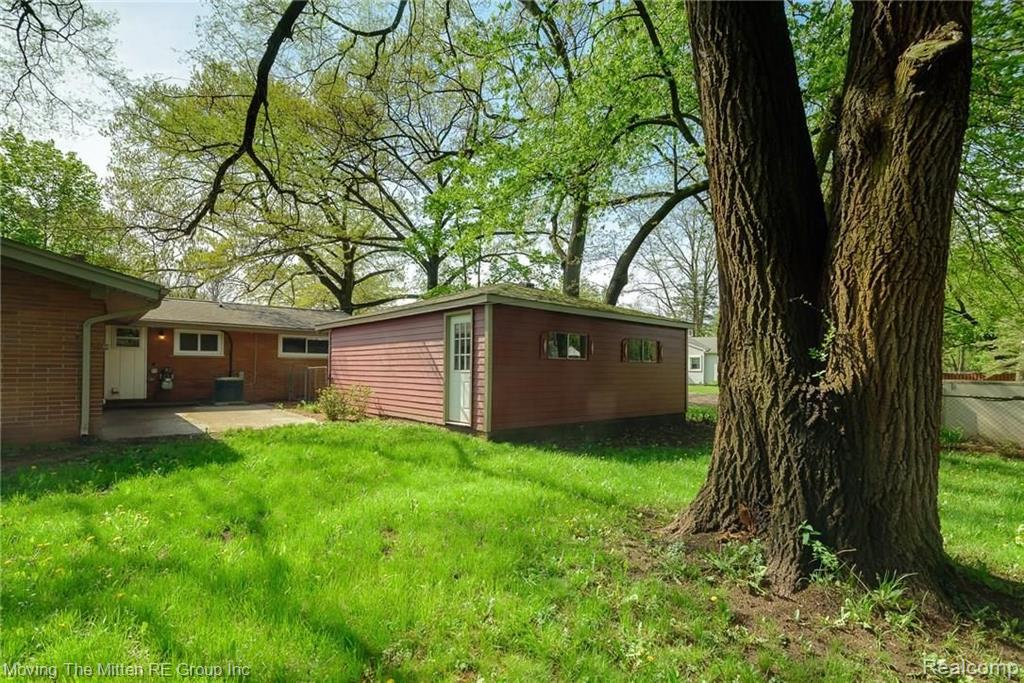 8431 Belleville Road Belleville, MI 48111 - Photo 37 of 42