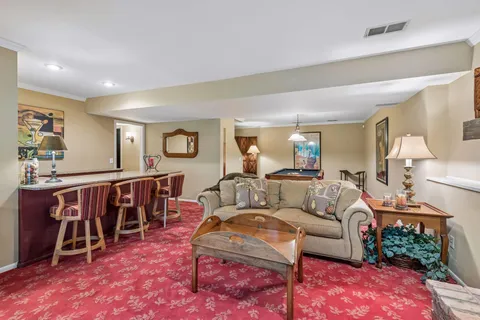 $1,100,000 | 925 Brockton Lane North, Plymouth, MN 55447