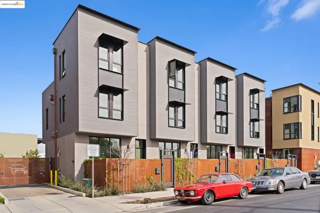 a view of a multi story building