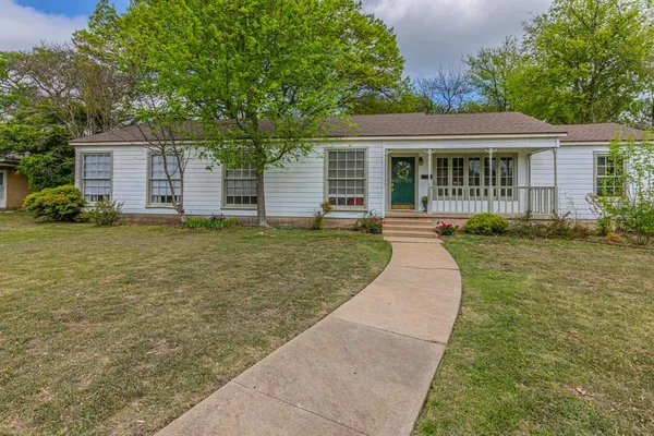 $279,500 | 3205 Live Oak Avenue, Waco, TX 76708