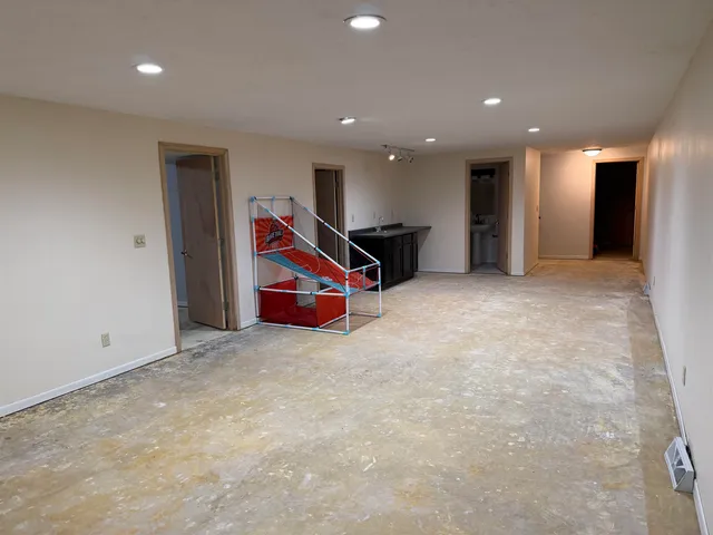 $335,000 | 6432 Spring Hill Close, Rockford, IL 61108