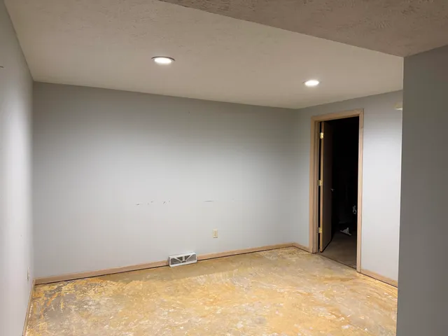 $335,000 | 6432 Spring Hill Close, Rockford, IL 61108