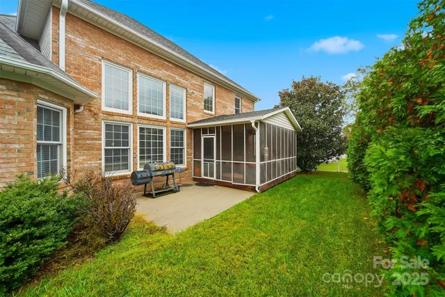 $525,000 | 1710 30th Ave Drive Northeast, Hickory, NC 28601