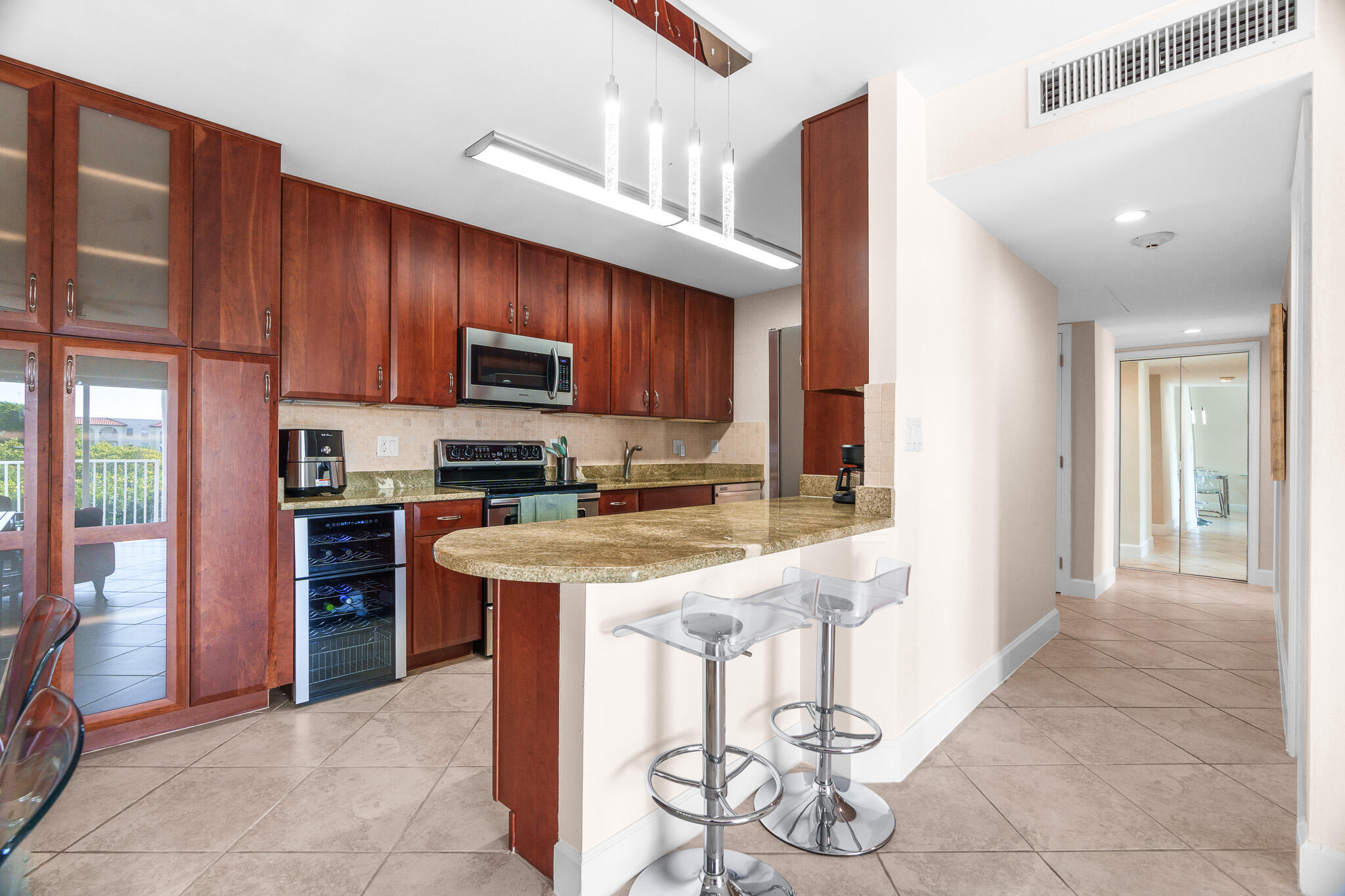 950 Ponce De Leon Road, Unit 403 Boca Raton, FL 33432 - Photo 2 of 30 Kitchen