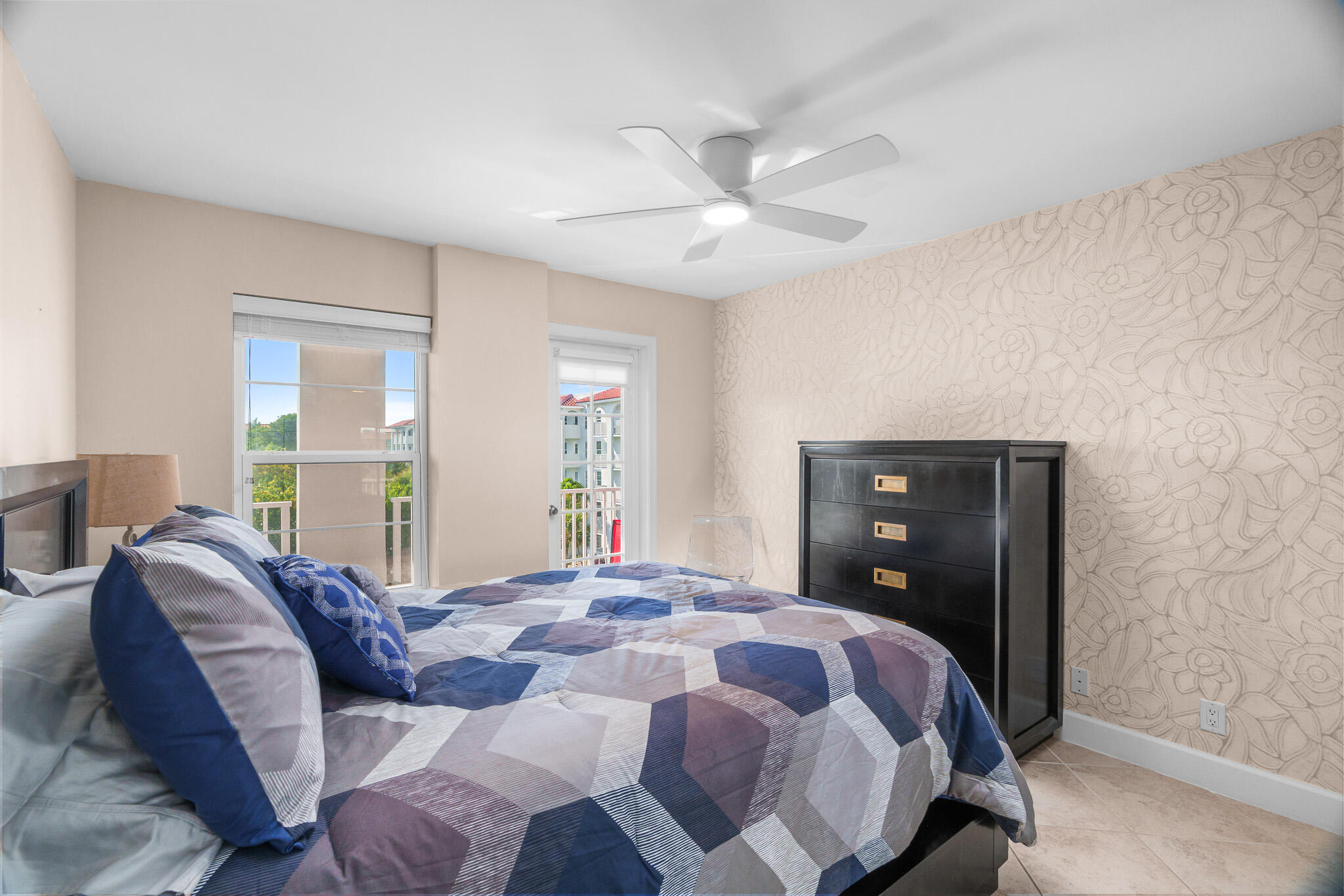 950 Ponce De Leon Road, Unit 403 Boca Raton, FL 33432 - Photo 22 of 30 Guest Bedroom