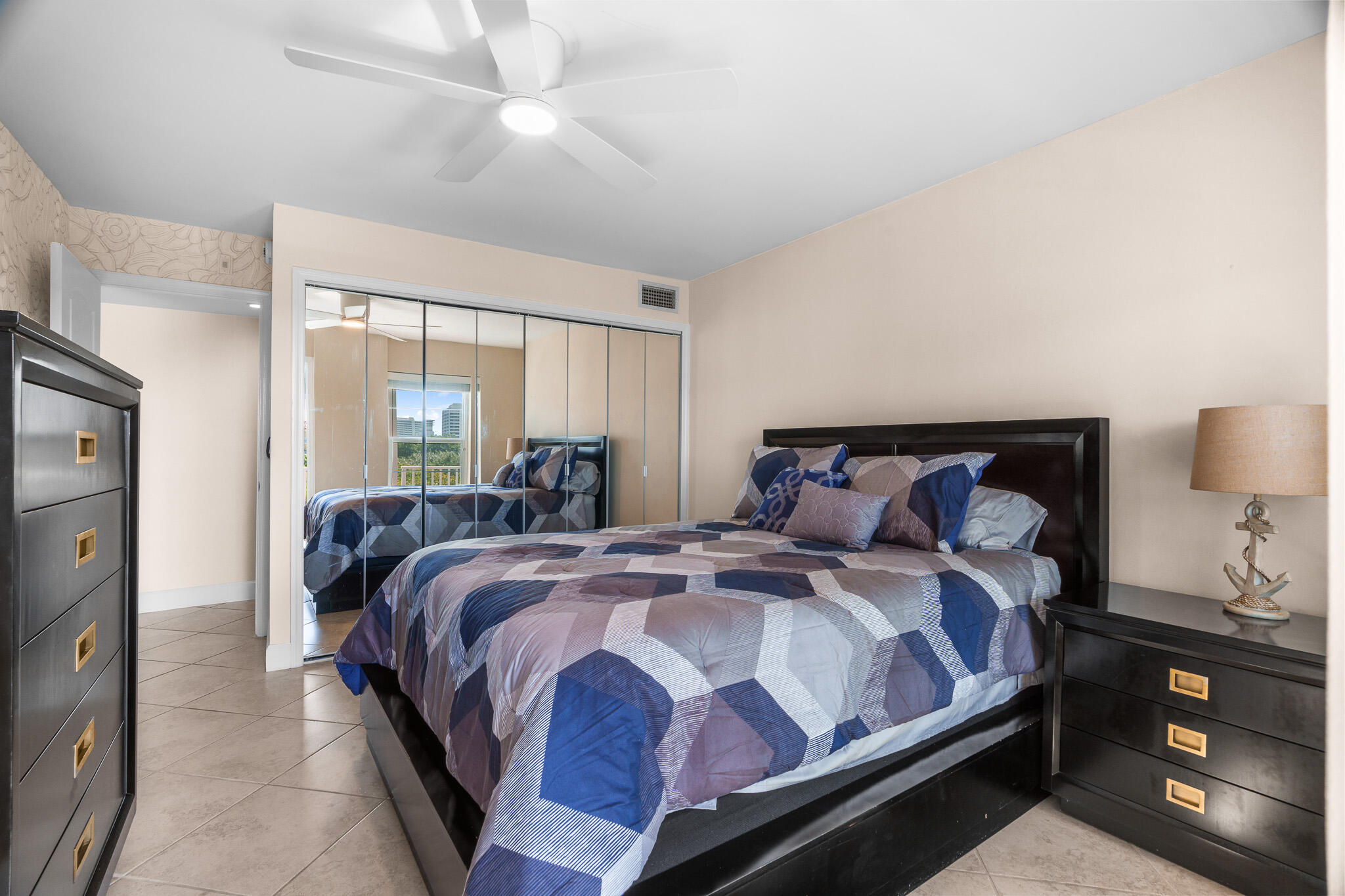 950 Ponce De Leon Road, Unit 403 Boca Raton, FL 33432 - Photo 23 of 30 Guest Bedroom