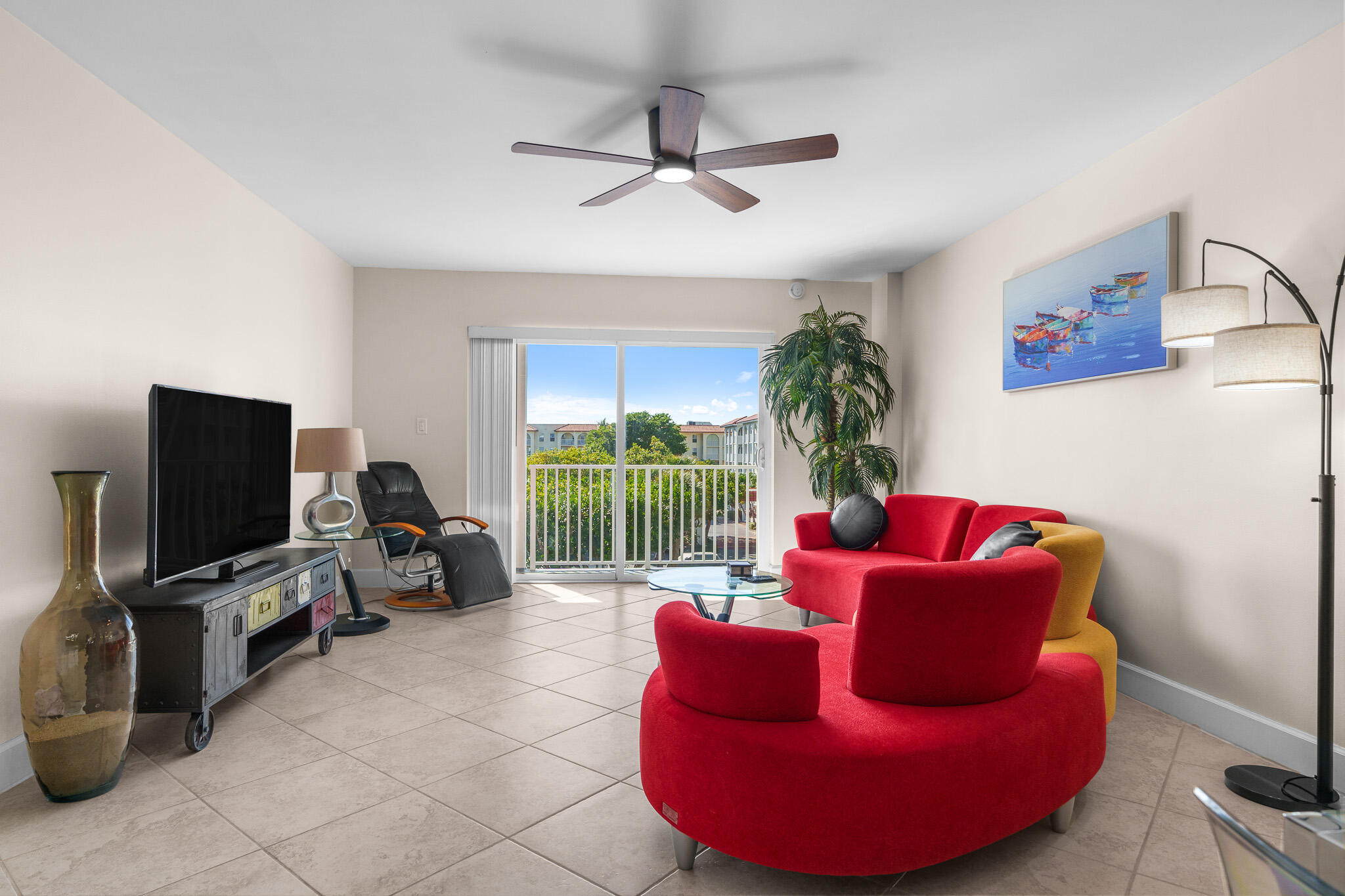 950 Ponce De Leon Road, Unit 403 Boca Raton, FL 33432 - Photo 10 of 30 Living Room