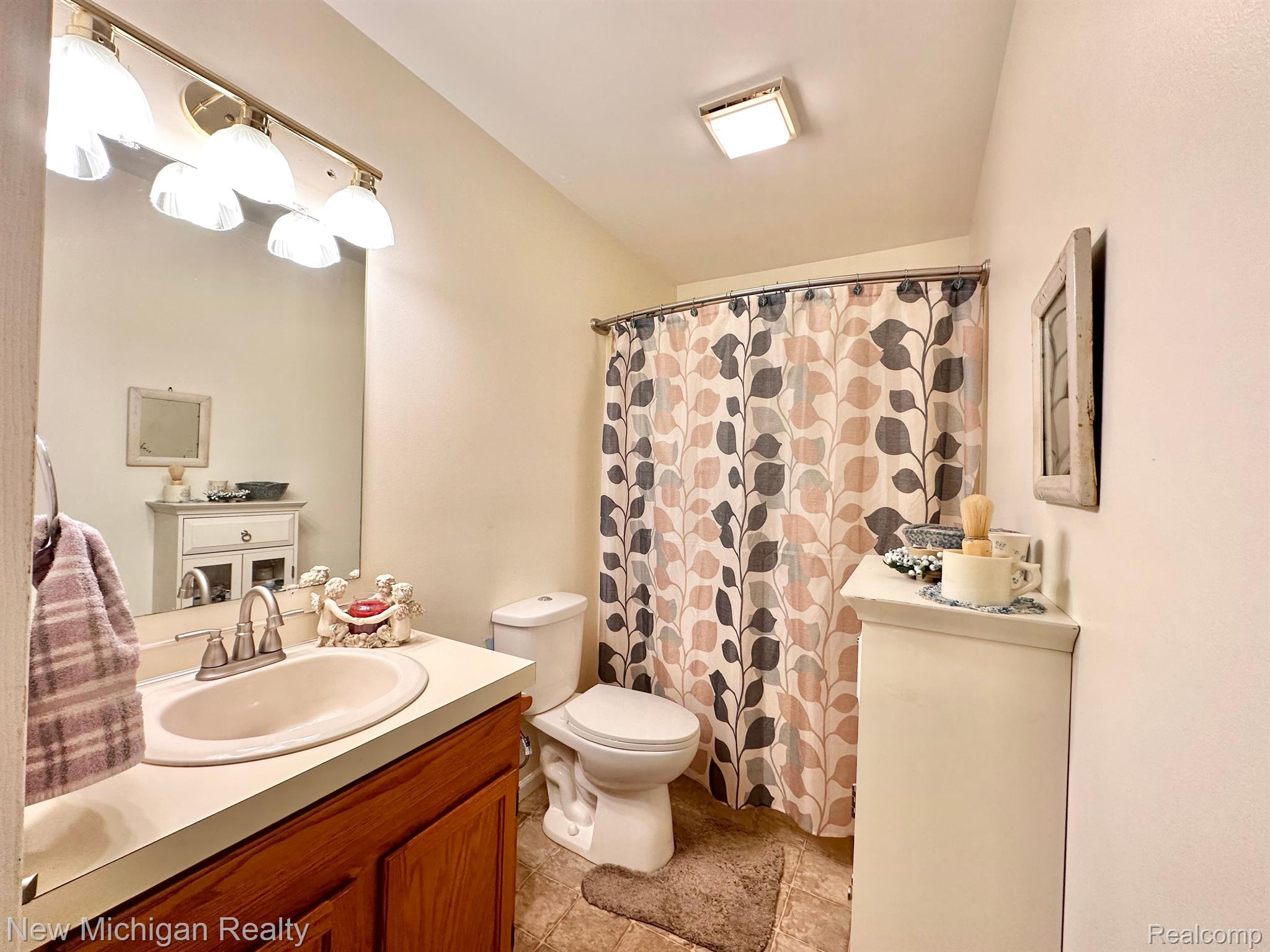 5154 East Coldwater Road Flint, MI 48506 - Photo 14 of 28 Gallery Image 14