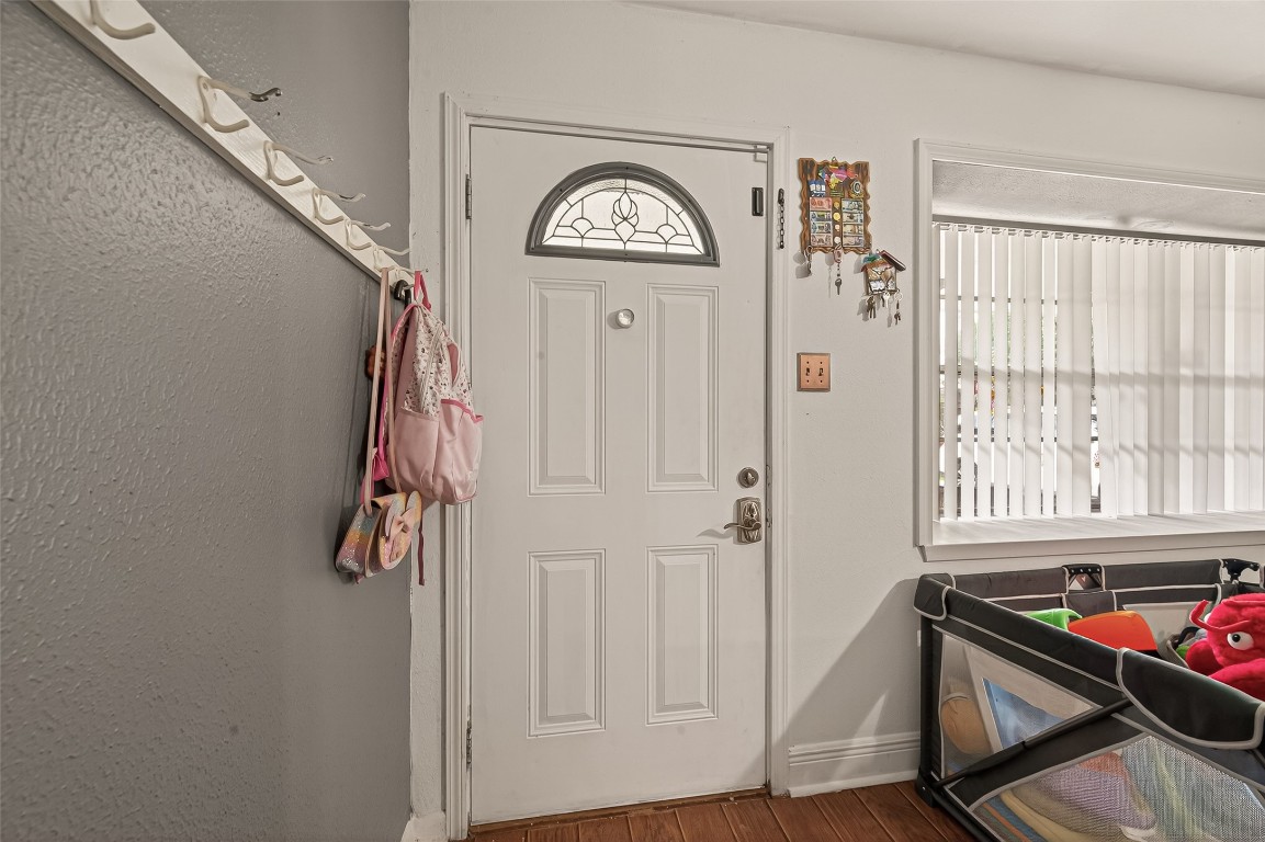 9771 Rambling Trail Houston, TX 77089 - Photo 4 of 37