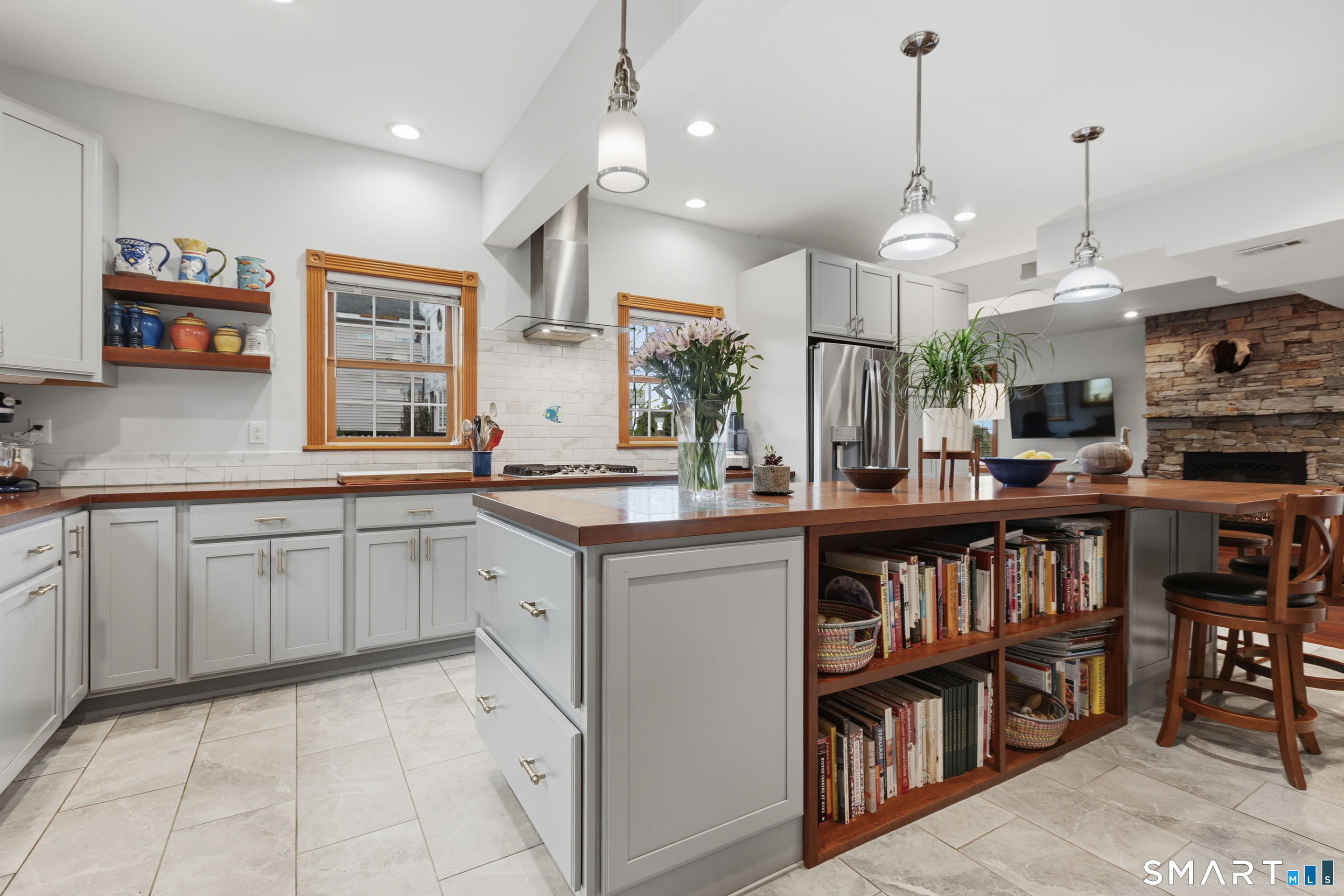 25 Brocketts Point Road Branford, CT 06405 - Photo 7 of 40