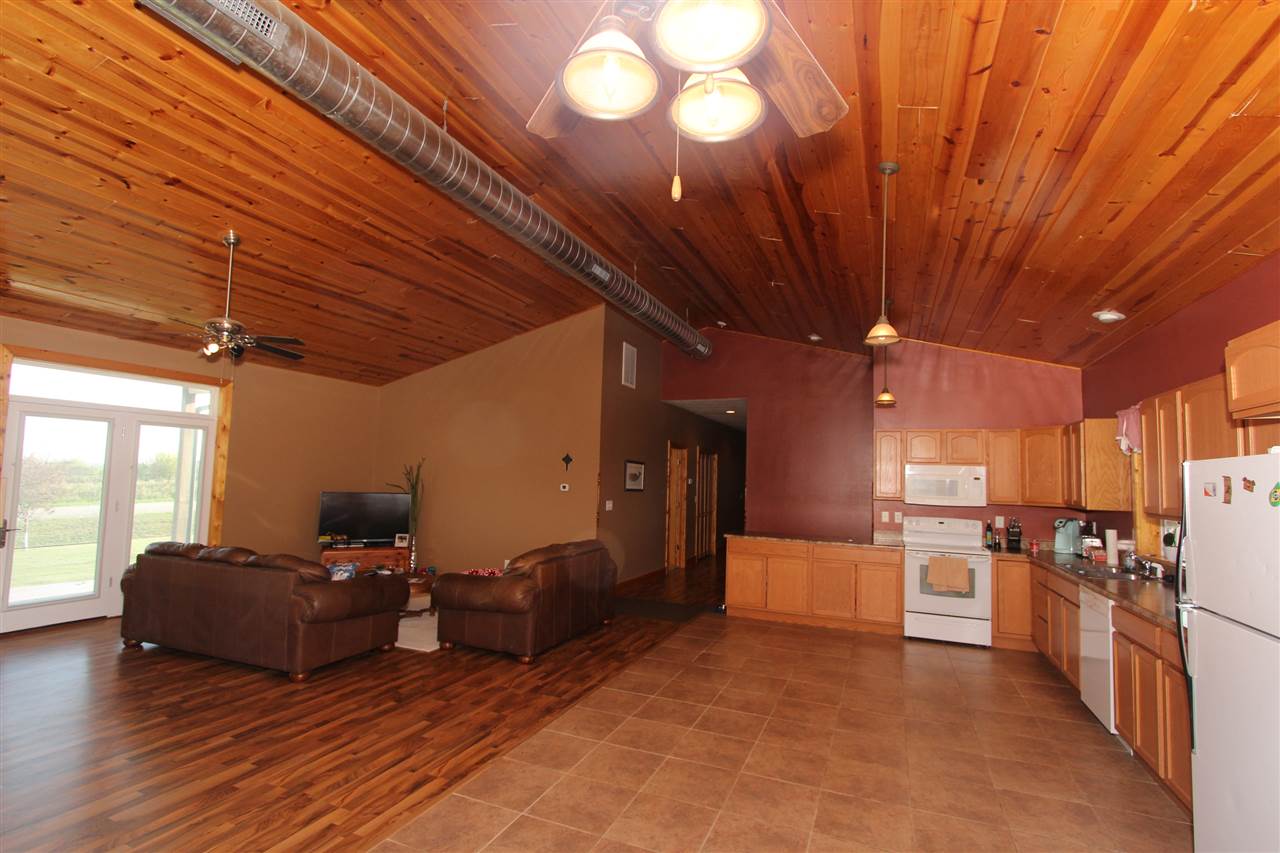 1837 Banner Valley Road Ely, IA 52227 - Photo 22 of 38 Gallery Image 22