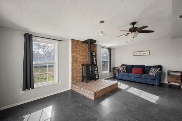 $1,600 | 4803 8th Street, Lubbock, TX 79416