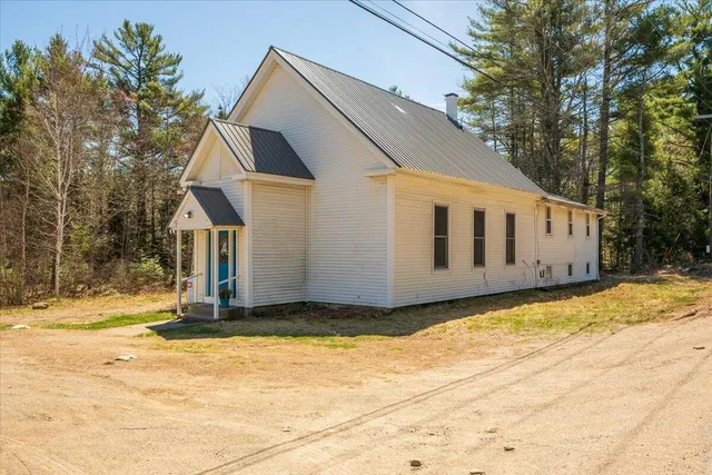 $325,000 | 2910 Burkettville Road, Liberty, ME 04949